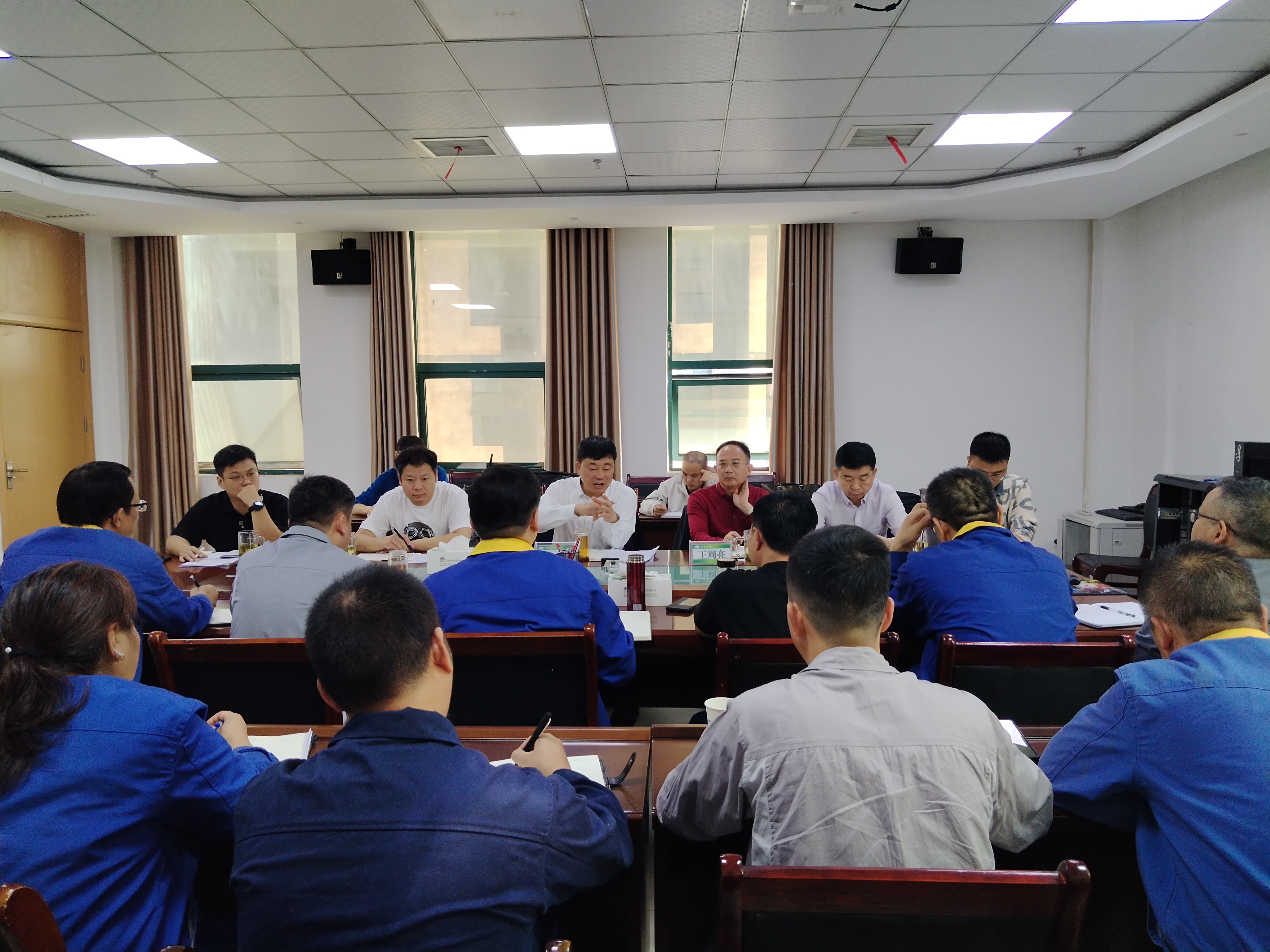 集團(tuán)黨委委員、副總經(jīng)理李凱到能礦錳業(yè)調(diào)研今年收官情況及明年排產(chǎn)計(jì)劃