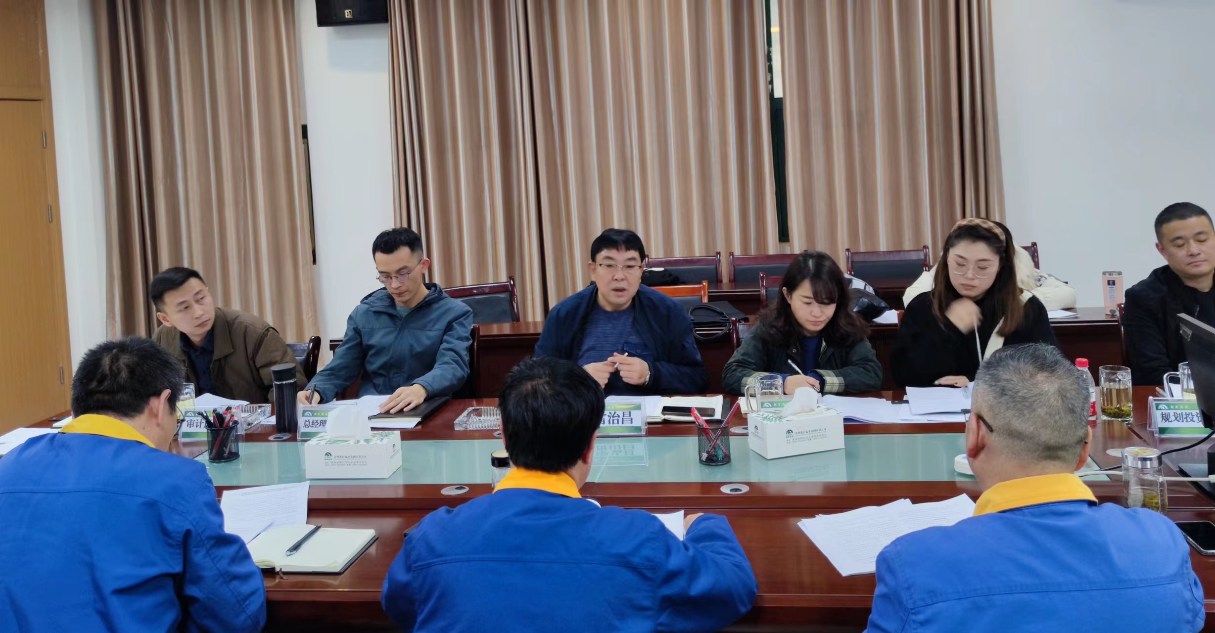 集團(tuán)黨委委員、總會(huì)計(jì)師雷治昌一行到能礦錳業(yè)調(diào)研全面預(yù)算工作