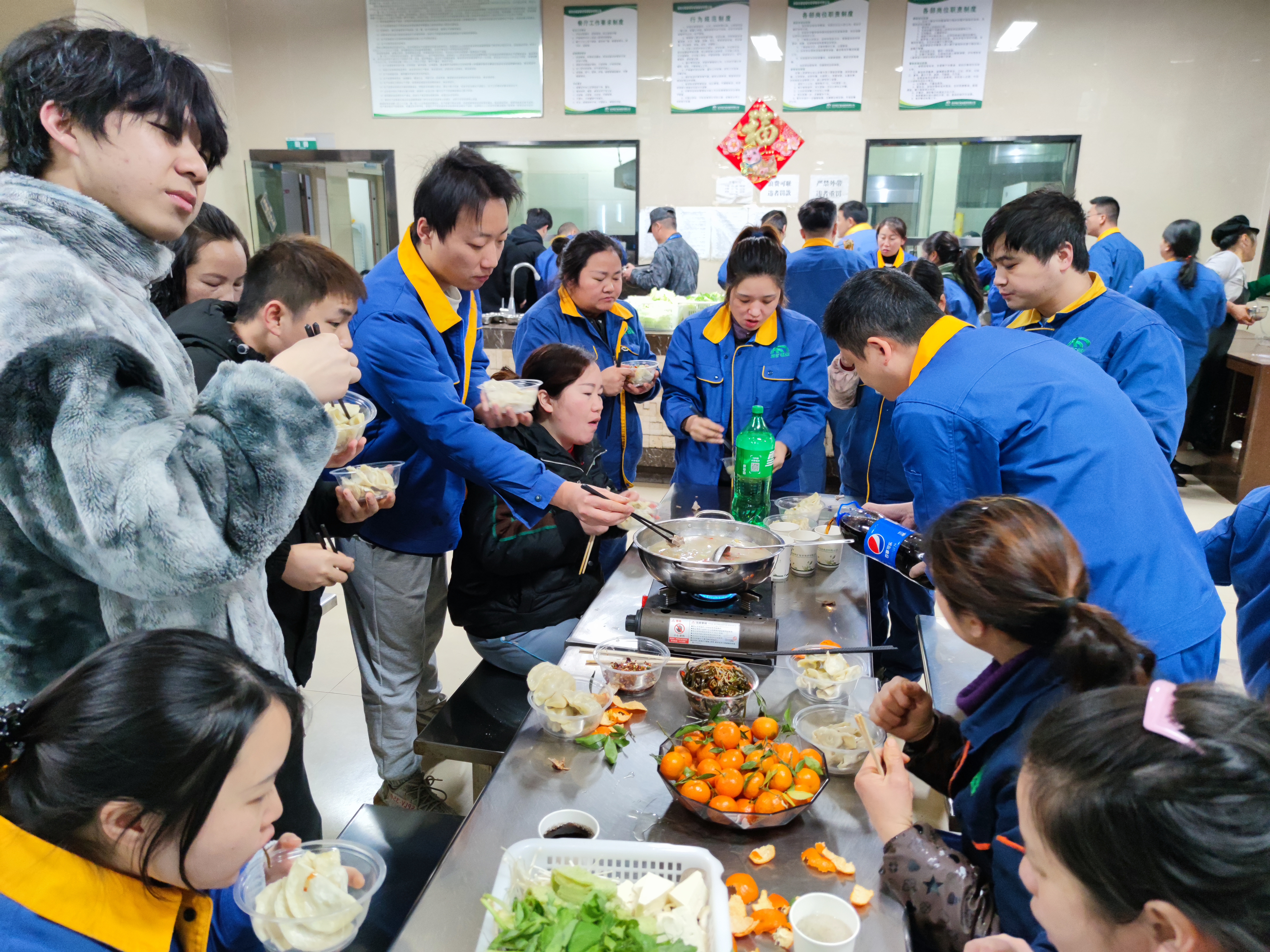 過冬至  人心暖——能礦錳業(yè)工會開展“包餃子、吃羊肉”民俗活動