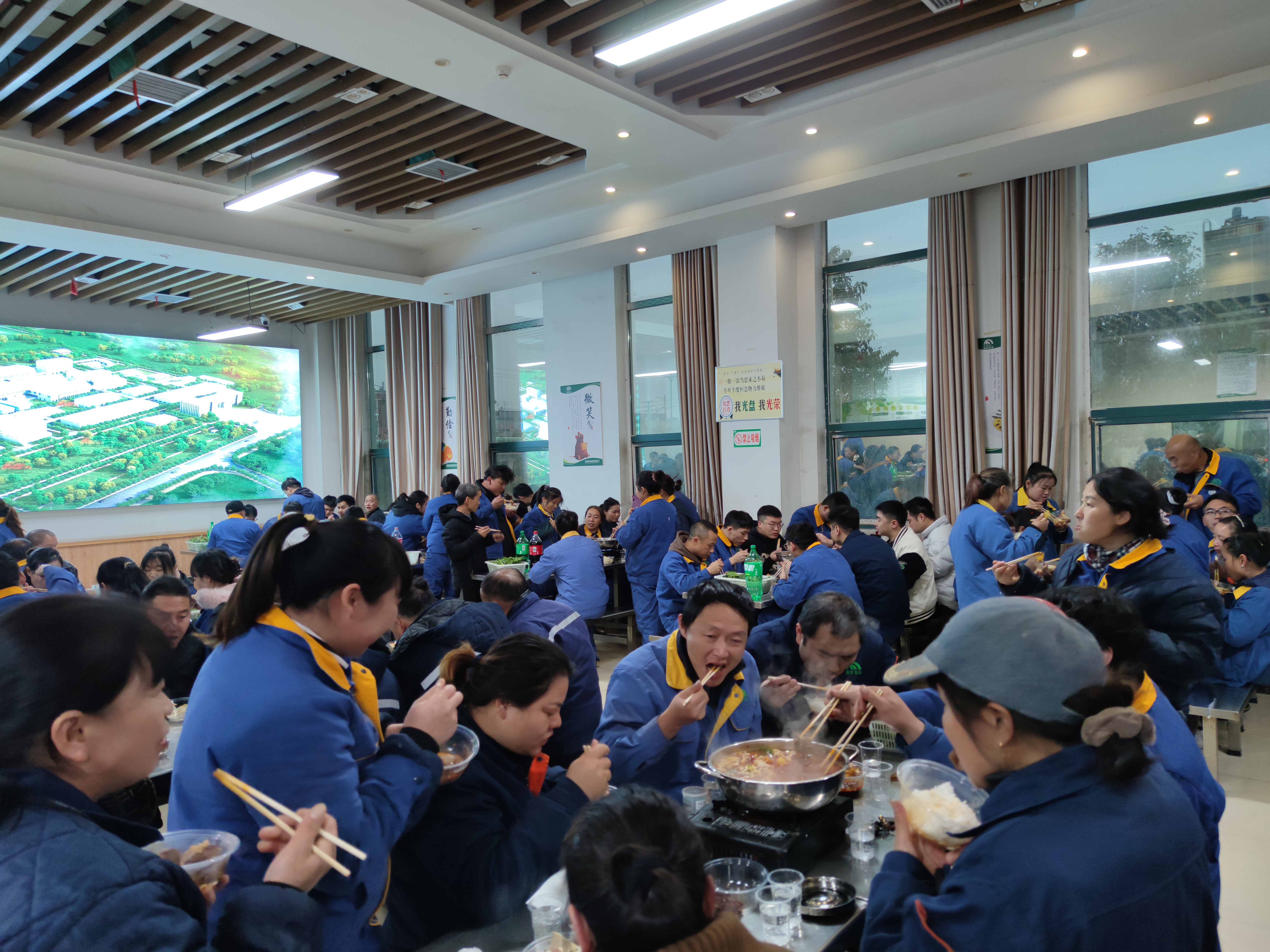 情暖冬至 共品民俗——能礦錳業(yè)開展“包餃子、吃羊肉”民俗活動